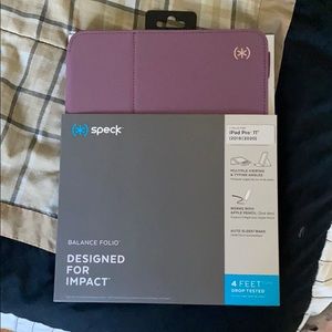 Speck Balance Folio iPad Pro 11” Case
